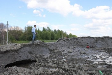 «Лёд и мусор»: общественники добиваются закрытия несанкционированного полигона в Челябинске