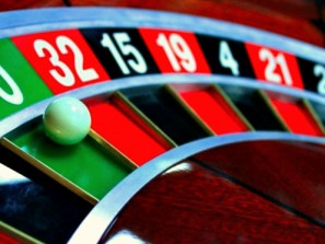 На организатора подпольных азартных игр в Чебаркуле завели дело о взятке