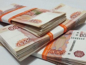 На взятке в 300 тысяч рублей полицейскому взяли посредников