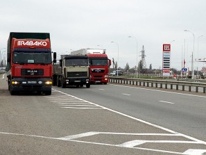 Проезд грузовикам закрыли в Челябинской области