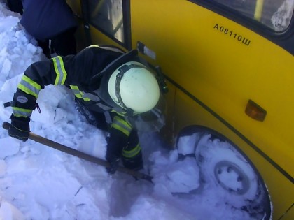 Автобус с 47 детьми вылетел в кювет на трассе под Златоустом