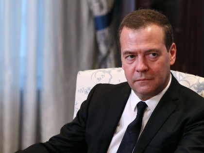 Отправит ли Медведева в отставку Путин во время прямой линии?