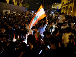 171 километр. Такова длина живой цепи протестующих в Бейруте
