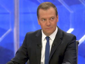 Медведев рассказал, что интернет в России дешевле, чем в развитых странах