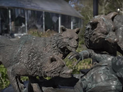 Монумент съеденному волками в Нью-Йорке туристу поставили в парке