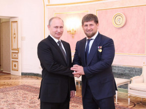 Кадыров стал Героем России заслуженно, считает Путин. Однажды Кадыров признался в любви к Путину