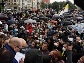 Протестные настроения в России растут, отметил генерал ФСБ