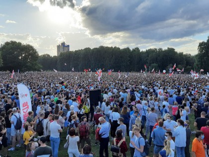 Многотысячный митинг собрался в Минске: Лукашенко бросили вызов