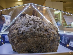 Сколько метеоритов рухнуло на Землю за последние 100 лет?