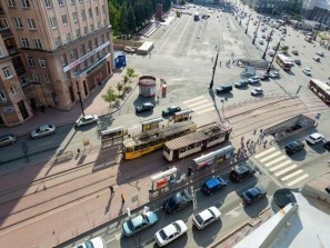 Надземный пешеходный переход в центре Челябинска сохранят и после окончания ремонта подземных переходов