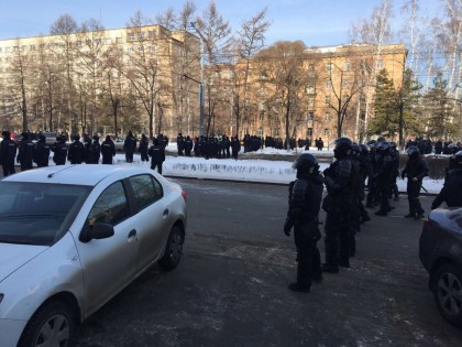 Каким законом запрещено участие в несогласованных акциях протеста, полиция Челябинска не ответила