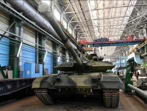 Партию танков Т-90М с челябинскими двигателями отправили в армию