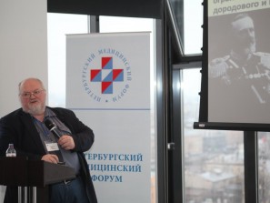 Профессор Воробьев, противник вакцинации, получил поддержку академика