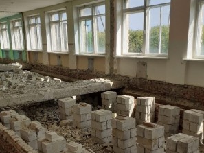 1 сентября школа в Челябинской области встретит без пола и крыши. 130 детей будут учиться в другом поселке