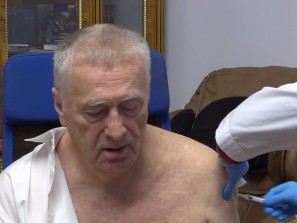 Седьмую прививку от COVID-19 поставил лидер ЛДПР Жириновский