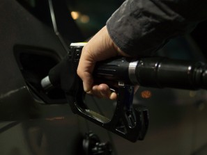Бензин марки АИ-95 в Краснодаре подорожал: цена на него теперь выше 55 рублей за литр