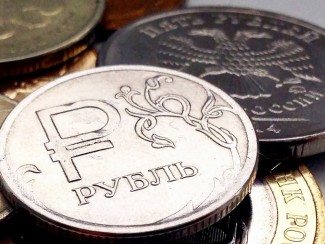 В 2017 году рубль стал расти по отношению к евро и доллару