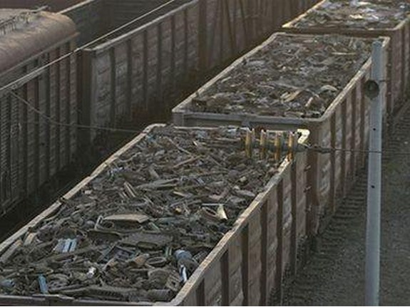 30 человек похищали тоннами металл с поездов