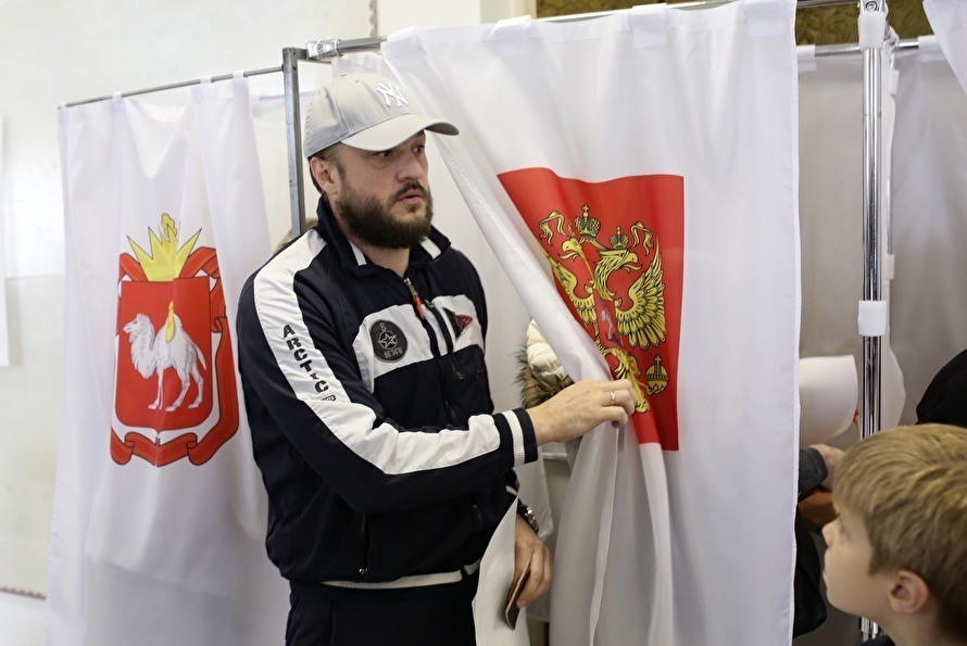 Подследственный Сандаков проголосовал в поселке Шершни