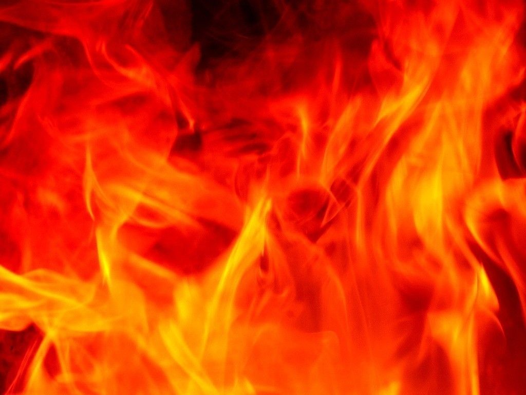 Пожар в Магнитогорске оставил семью без дома