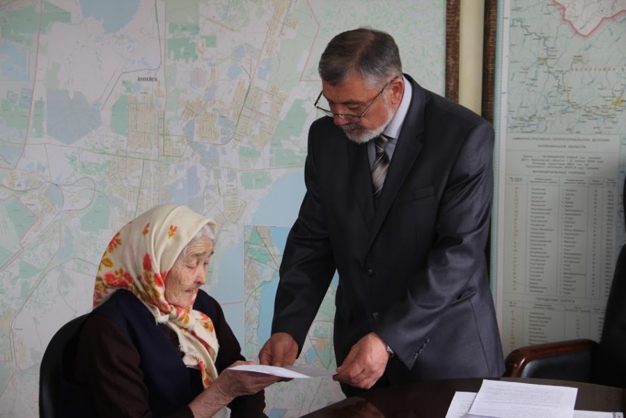 Две вдовы ветеранов в Копейске получили сертификаты на жильё