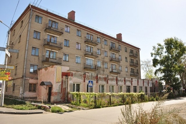 Борис Дубровский предложил снести многоэтажку в центре Челябинска