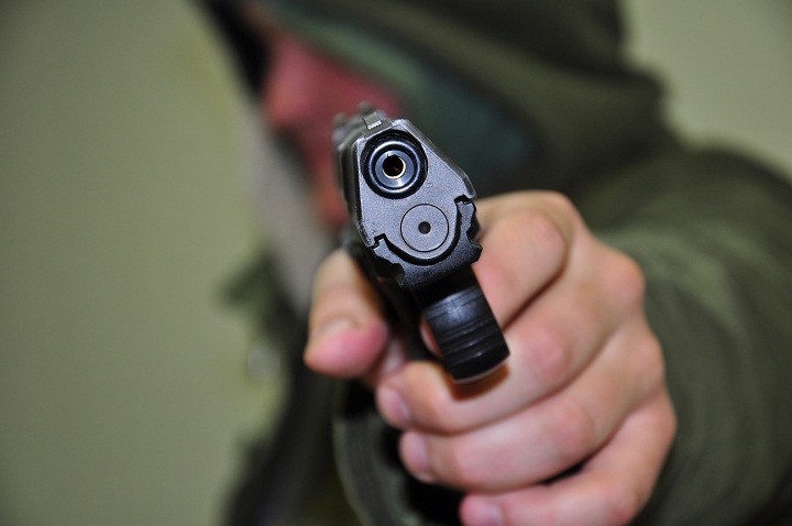 Разбойник с пистолетом задержан в Челябинске