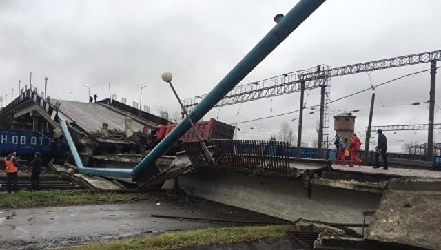 Мост рухнул на главном пути Транссибирской магистрали