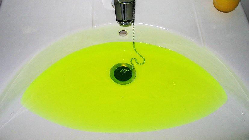Что делать, если из крана пошла зеленая вода