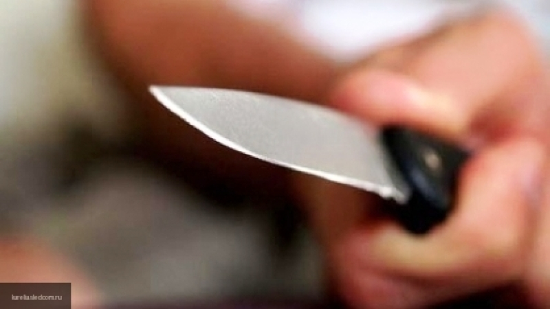 Московскую школьницу ударили ножом в живот