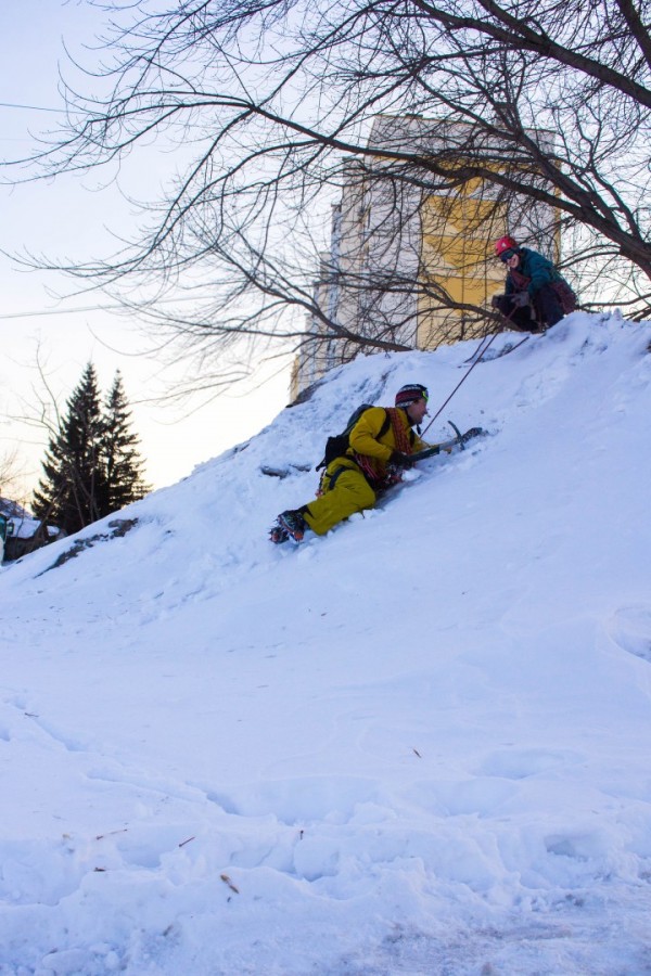 Куча снега в Челябинске покорила жюри конкурса «Красивый сугроб»