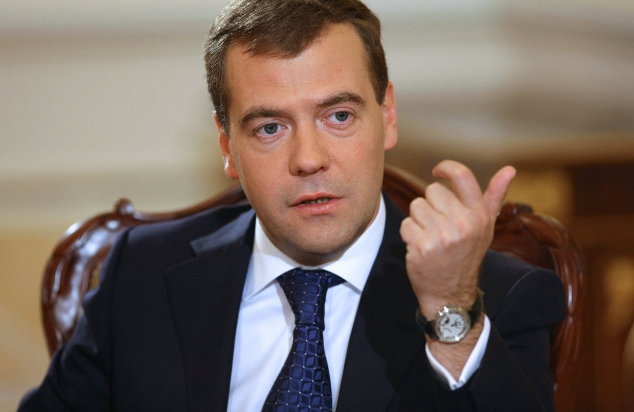 Медведев запретил повышать цены на коммунальные услуги сверх уровня инфляции