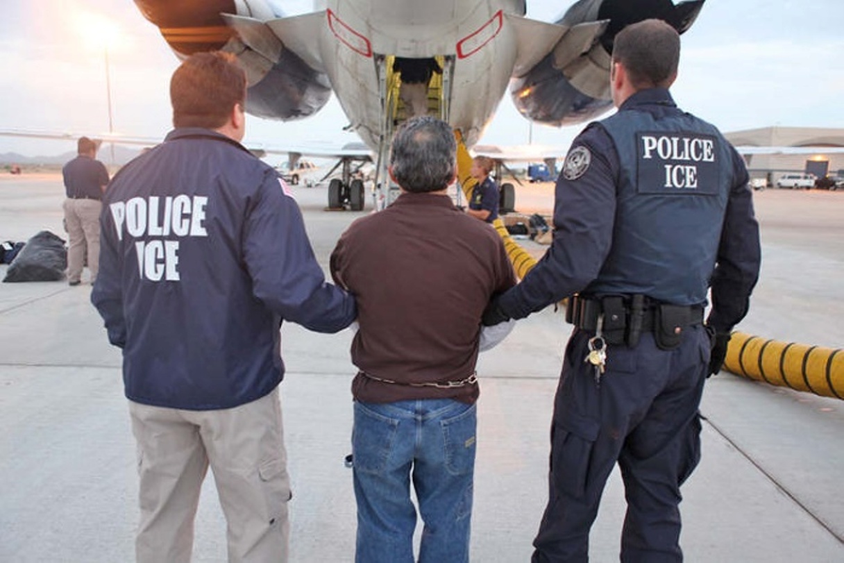 Массовые аресты и депортация начнутся в США на следующей неделе