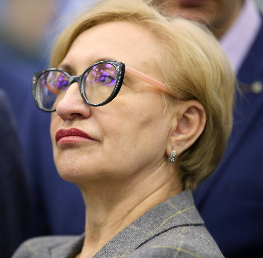 Она голосовала за повышение пенсионного возраста. Депутат Наталья Назарова свою пенсию уже заработала