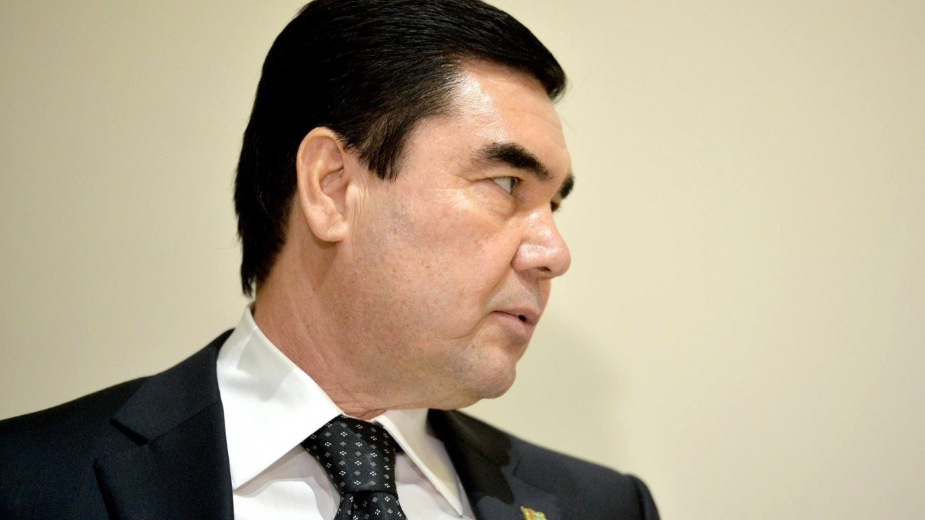 Умер президент Туркменистана? Он забивал в хоккее больше Путина