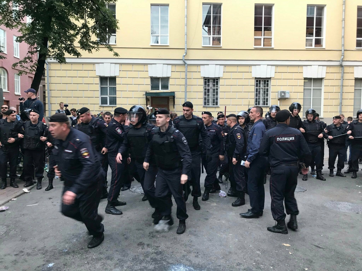 На площади у мэрии Москвы собрались полицейские, митингующих не видно