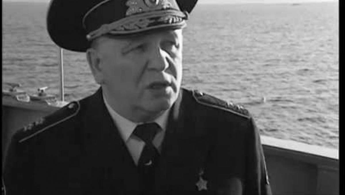 Умер вице-адмирал, поднимавший подлодку «Курск»