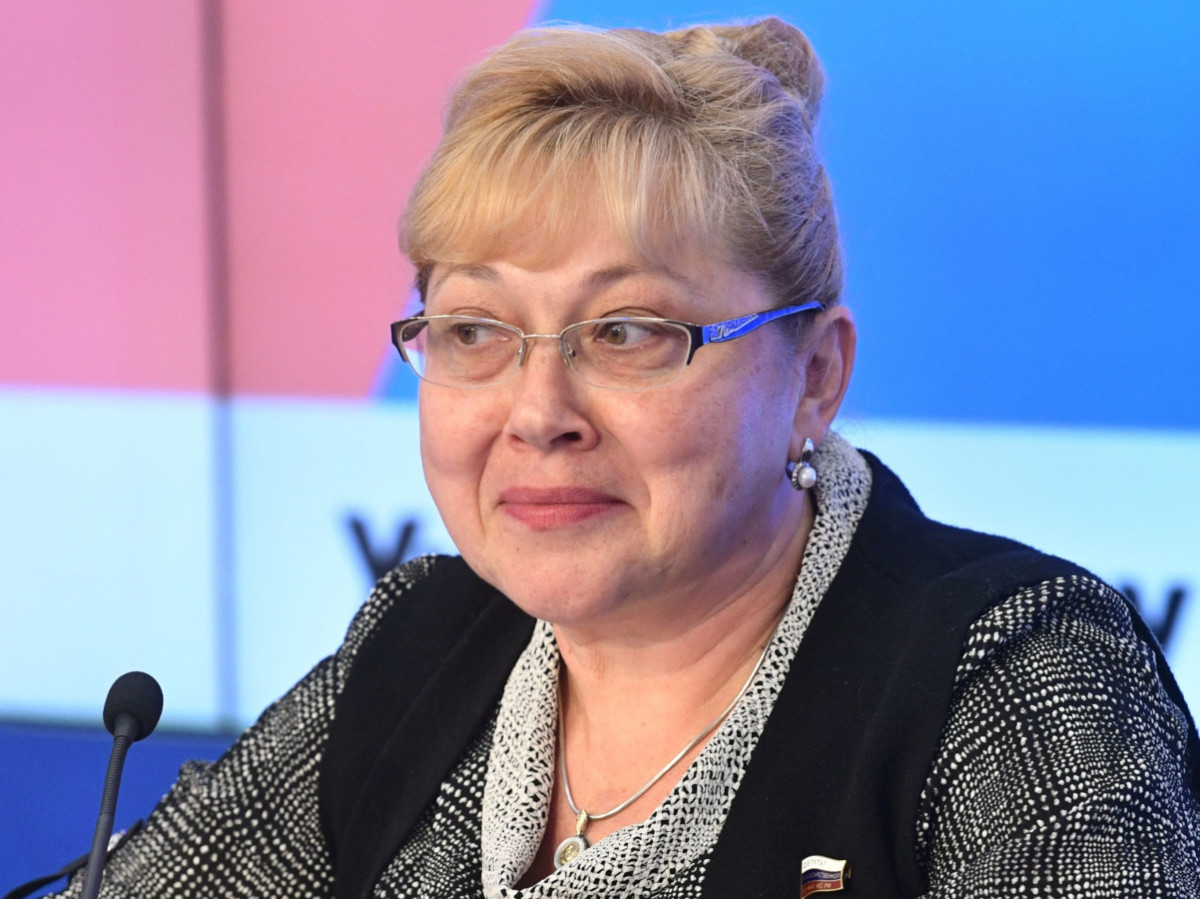 Она голосовала за повышение пенсионного возраста. Депутат Светлана Савченко