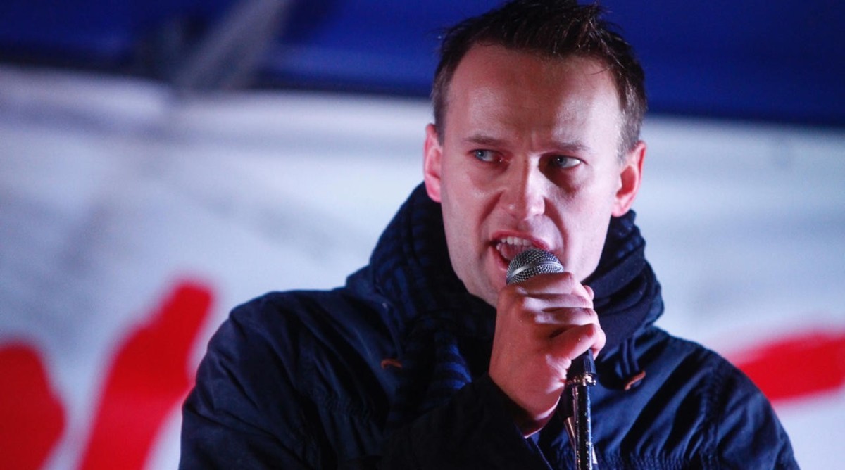 Навальный подал в суд на Путина. Причина