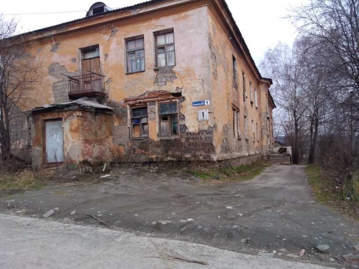 Погорельцы в Челябинской области отказались переезжать из руин в трущобы