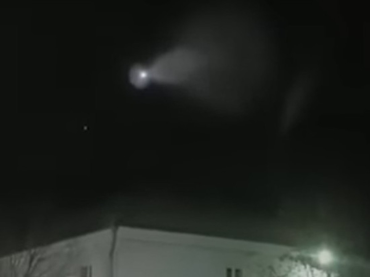 Неизвестный объект взорвался в небе над Челябинском