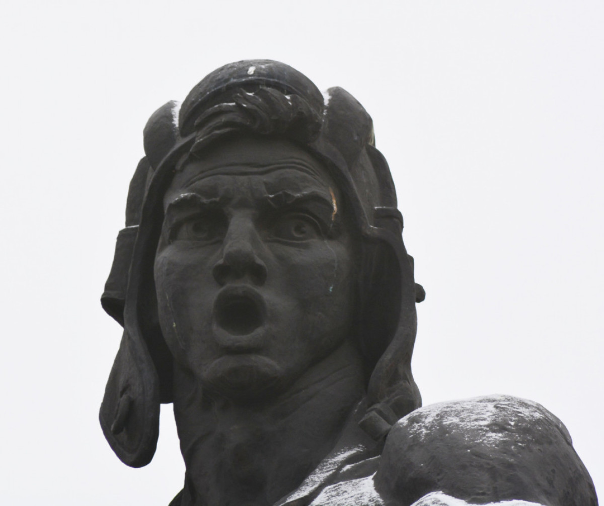 Почему памятники героям войны не освещаются ночью в Челябинске