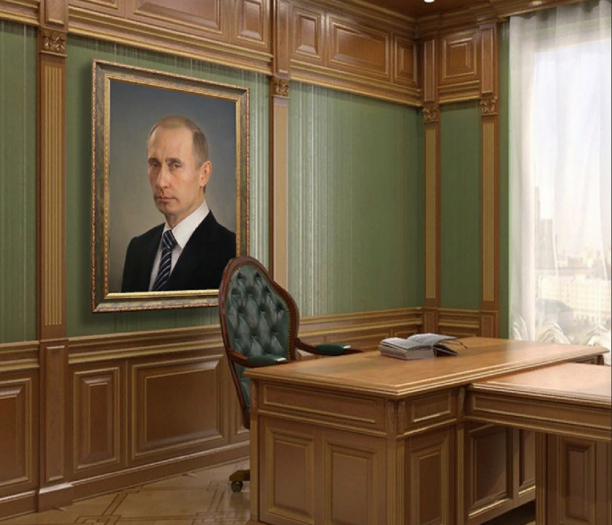 Офицер выругался на портрет Путина матом. И был уволен