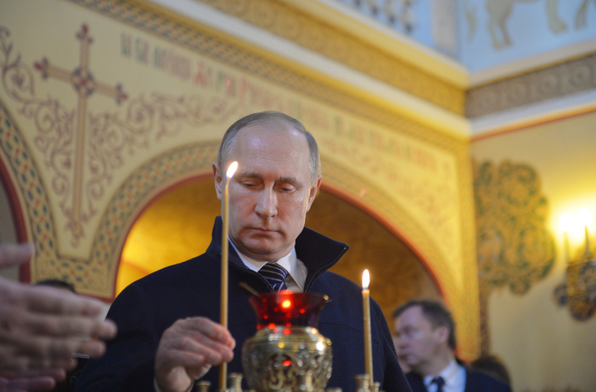 Путин предложил вписать Бога в Конституцию России