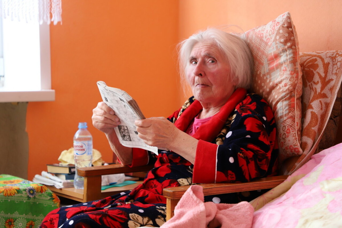 По турецкой схеме борьбы с коронавирусом. В Москве пожилых людей изолировали от общества