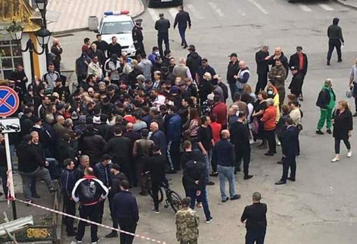 Митинг протеста во Владикавказе принес результат: людям начали платить