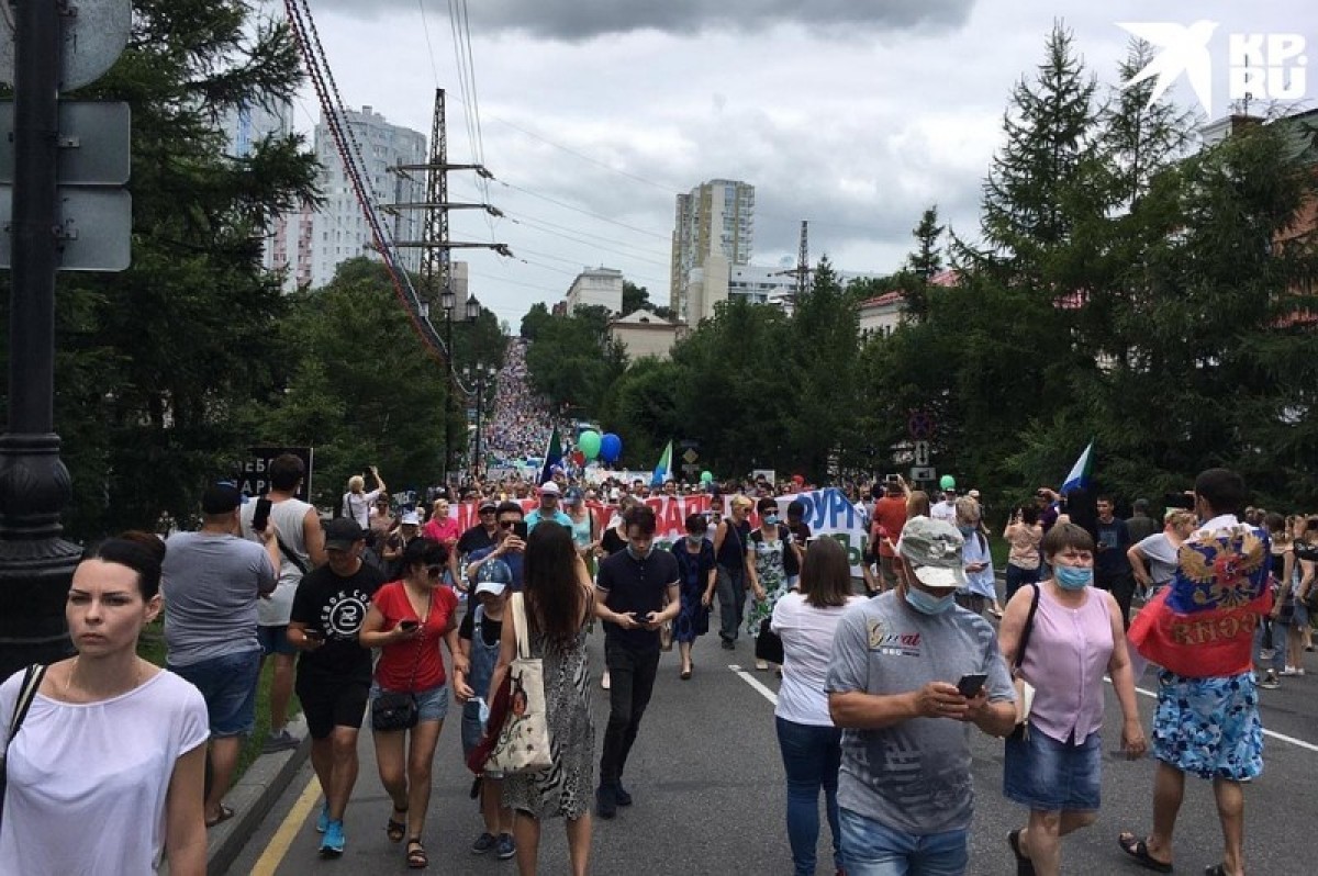 Десятки тысяч протестующих в Хабаровске требуют возврата Фургала