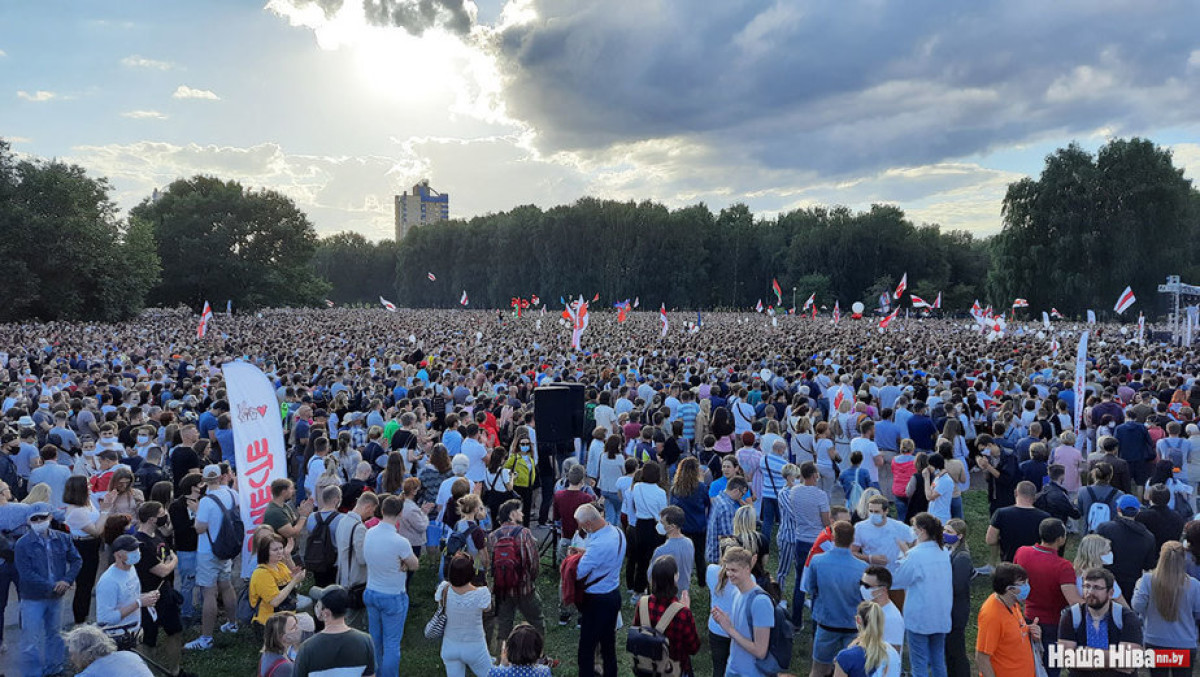 Многотысячный митинг собрался в Минске: Лукашенко бросили вызов
