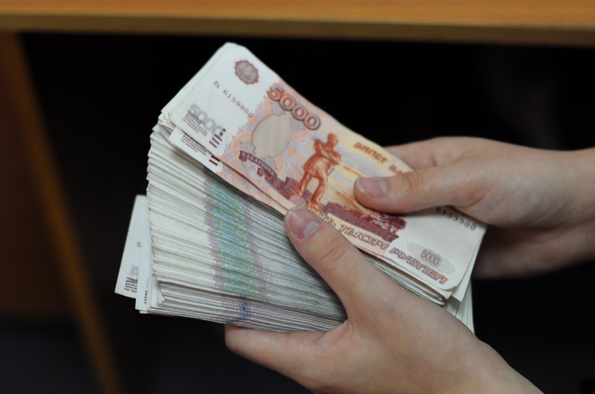 Банки России хотят брать деньги со счетов граждан без спроса