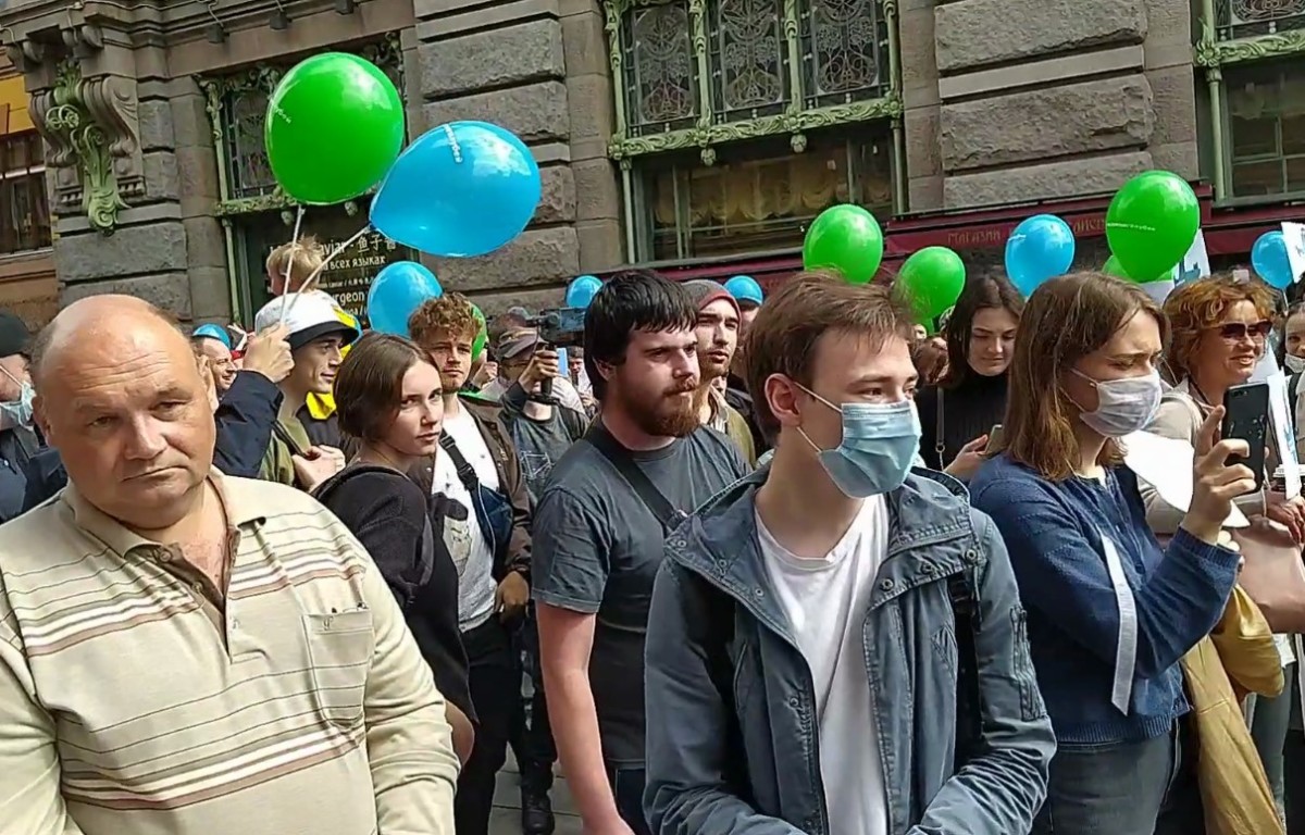 Протестные шествия входят в моду: следом за Хабаровском пошли Петербург и Красноярск